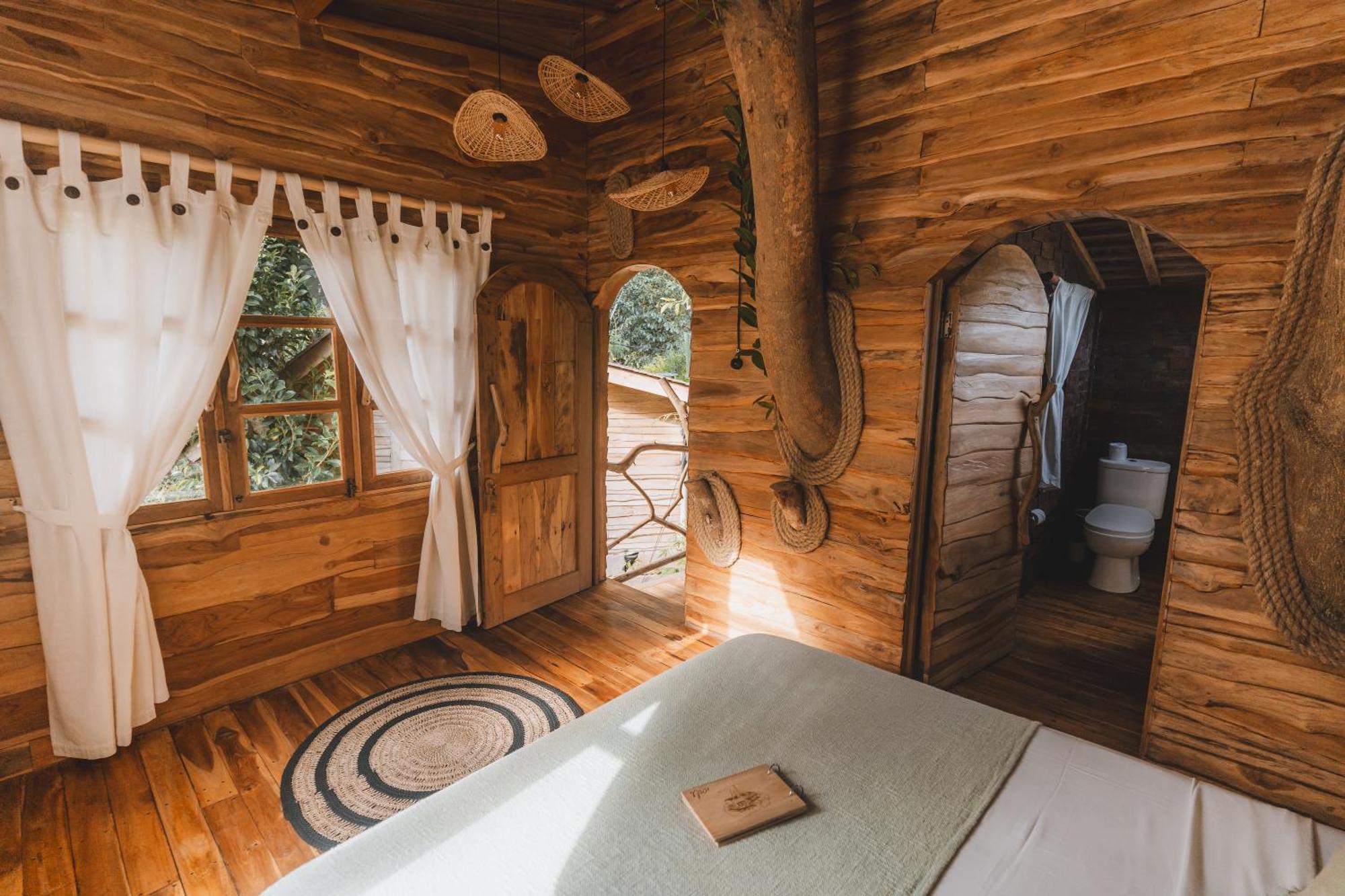 Roots Tree House Villa อูลูวาตู ภายนอก รูปภาพ
